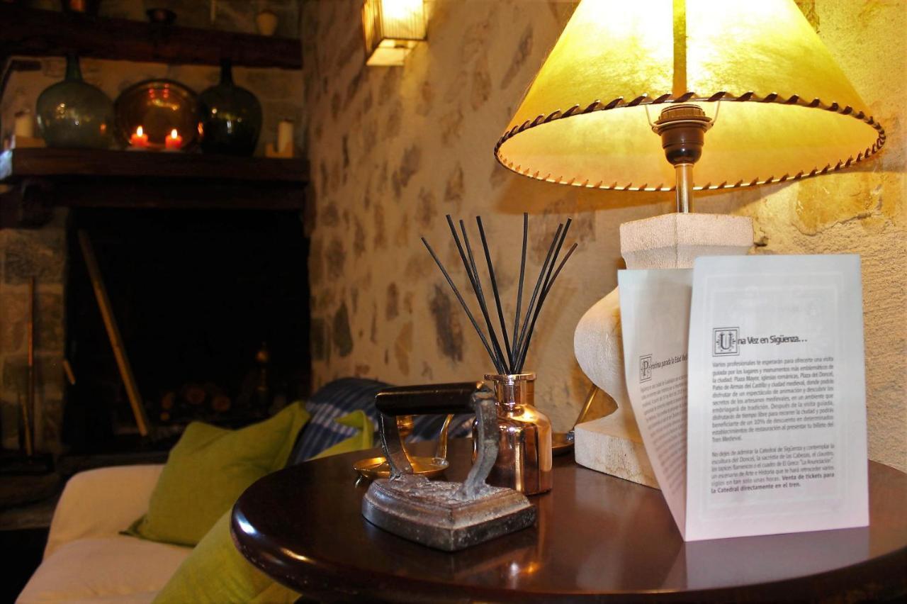Hotel Rural El Arrabal ซีเกว็นซา ภายนอก รูปภาพ