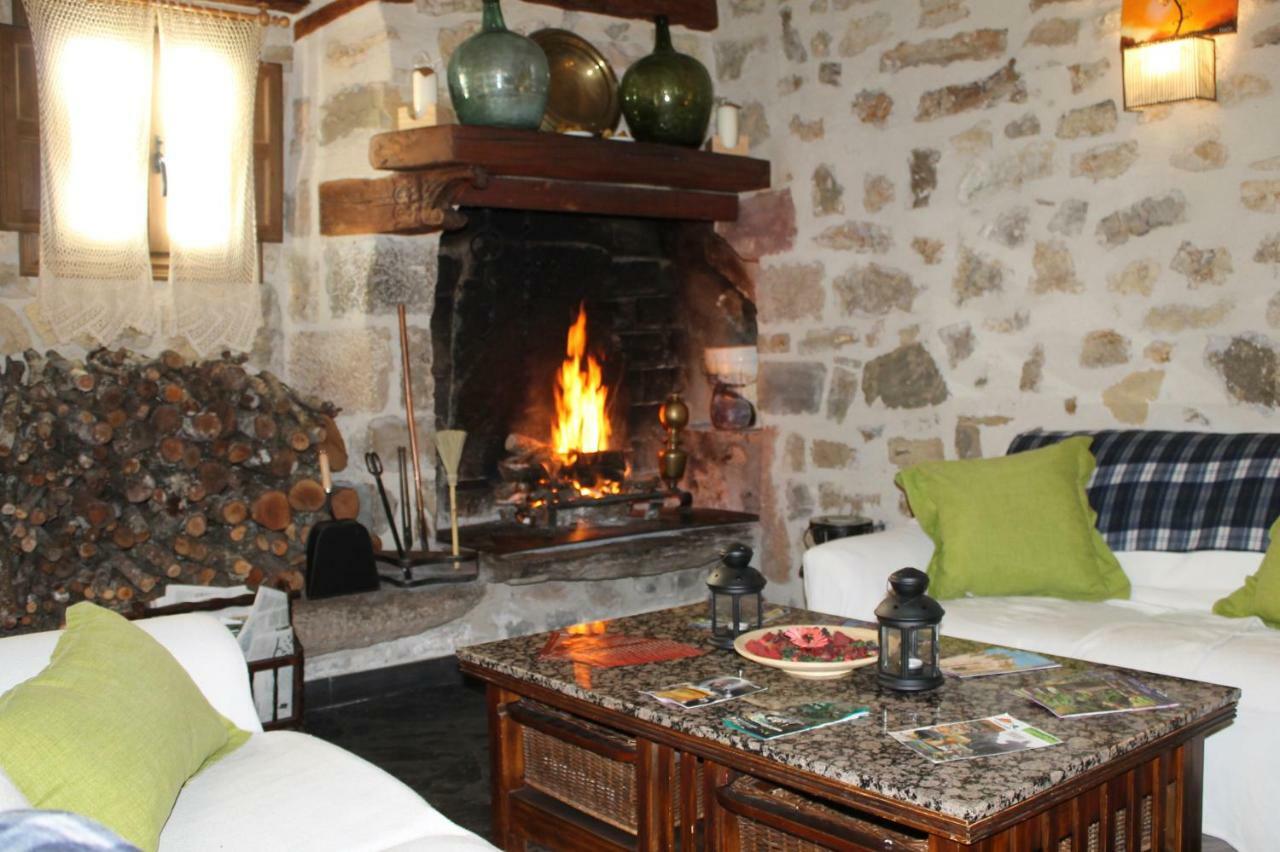 Hotel Rural El Arrabal ซีเกว็นซา ภายนอก รูปภาพ
